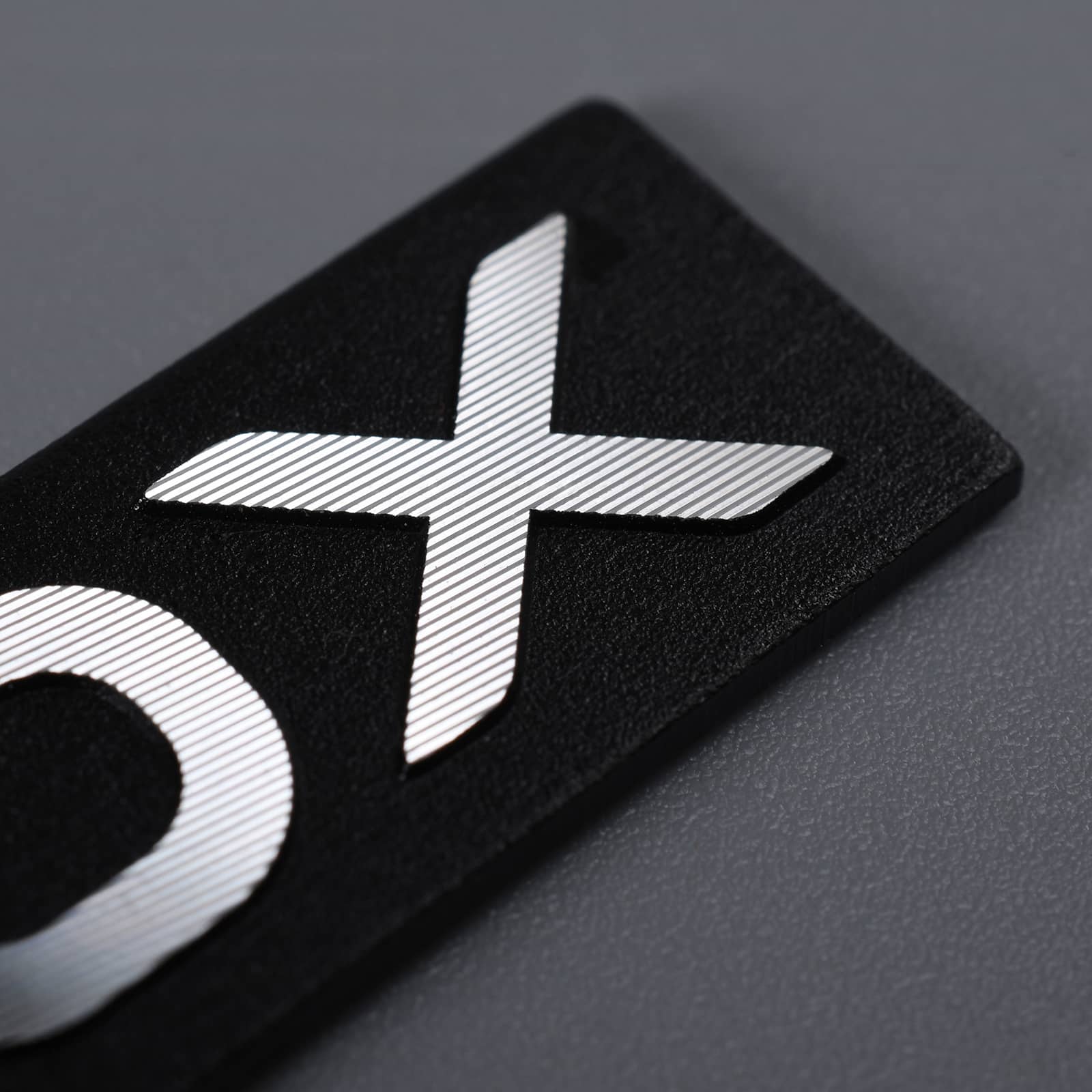 Mukautettu Diamond Cut Metal Logo Nimikyltti