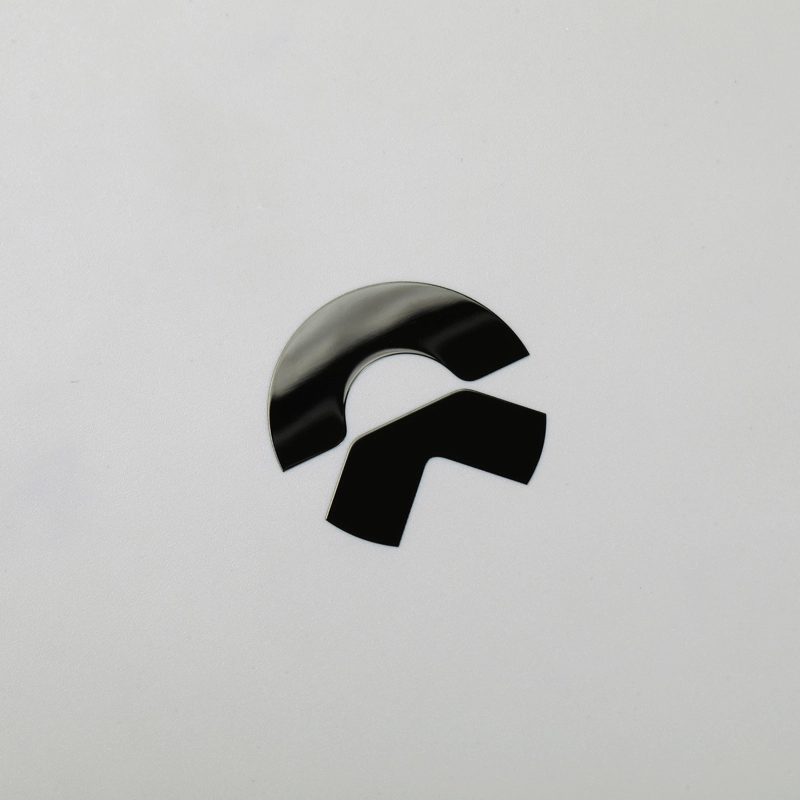 3D-nikkelitarra kromimusta auton tunnuslogo