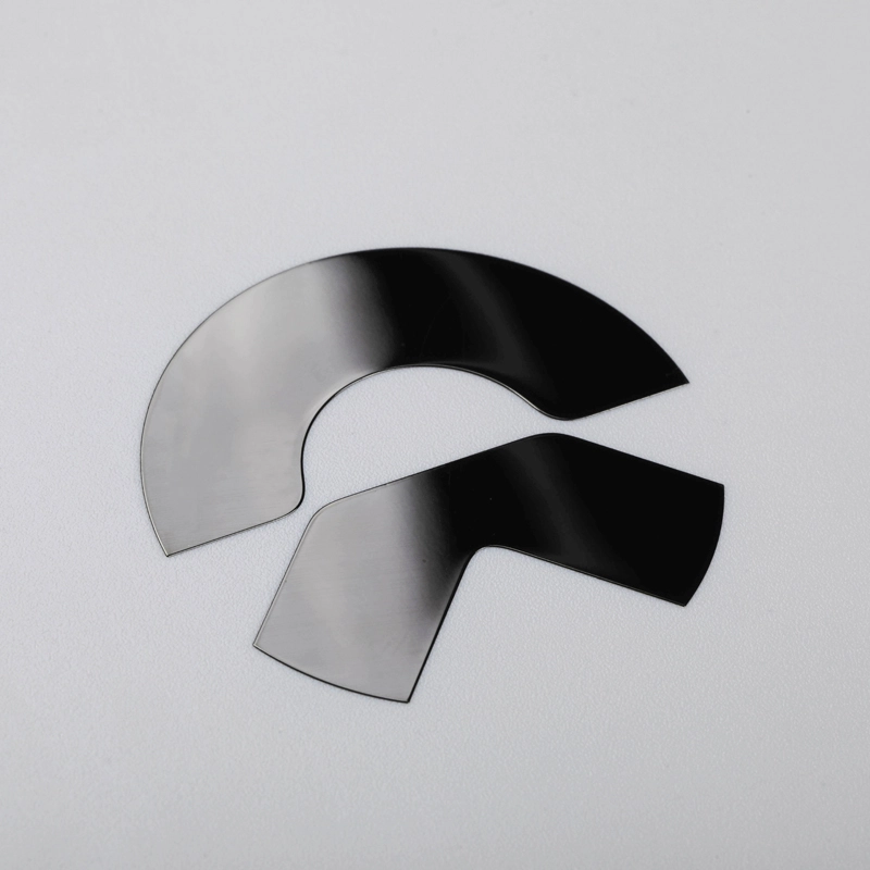 3D-nikkelitarra kromimusta auton tunnuslogo